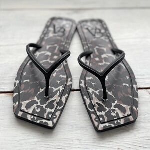Veronica Beard Analee Square-Toe Leopard Animal Print Flip Flops Black/Brown 8M